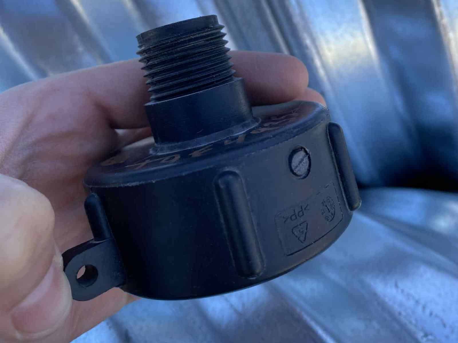 Wide Thread Tote Fitting For Hose