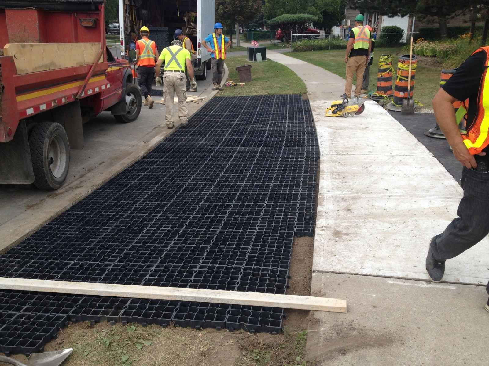 Ecoraster Municipal Pathway
